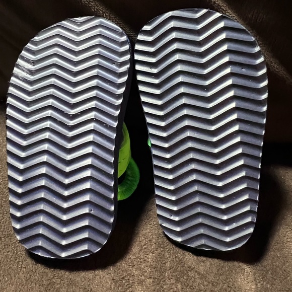 Carter’s dinosaurs flip flops/ sandals. Size XXS 1-2 - Picture 3 of 5